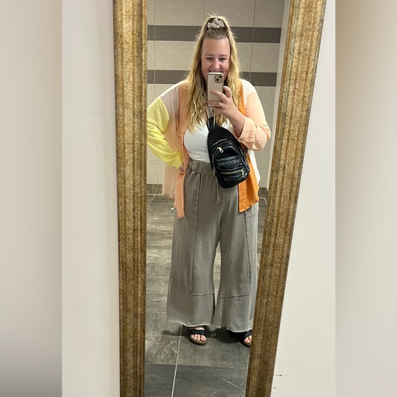 Meet your Posher, Liv - Picture 5 of 6